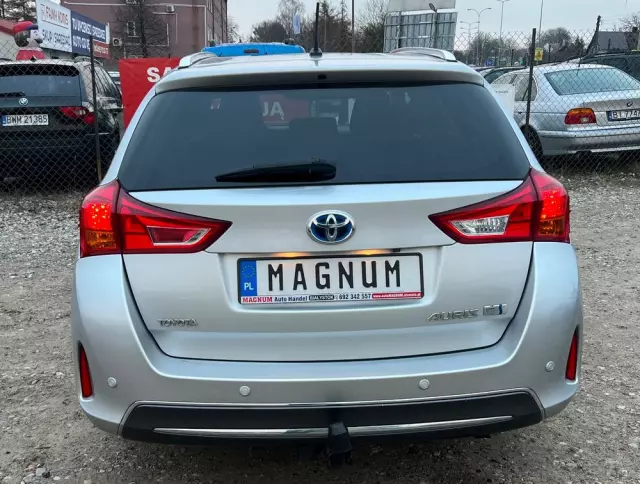 TOYOTA Auris 1.8 VVT-i Hybrid Automatik Touring Sports Cool