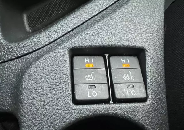 TOYOTA Auris 1.8 VVT-i Hybrid Automatik Touring Sports Cool