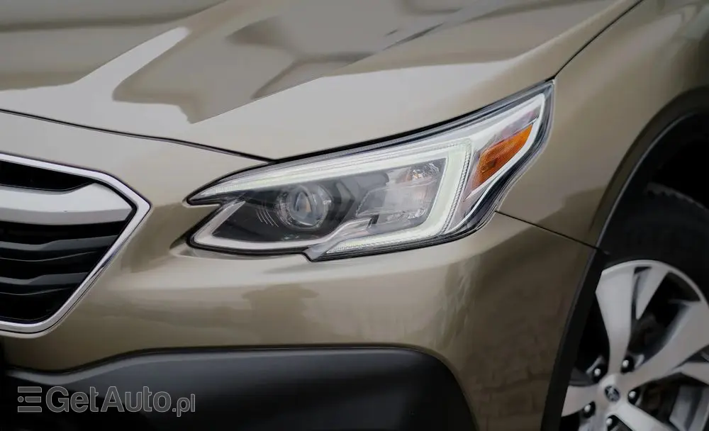 SUBARU Outback 