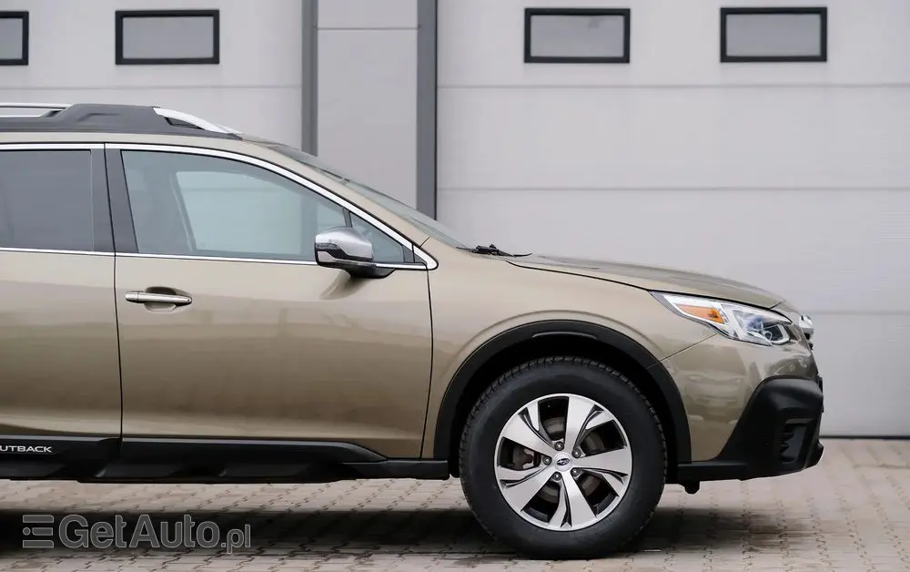 SUBARU Outback 