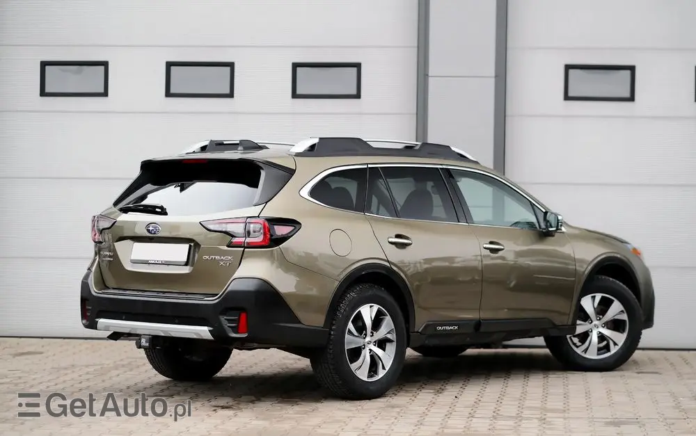 SUBARU Outback 