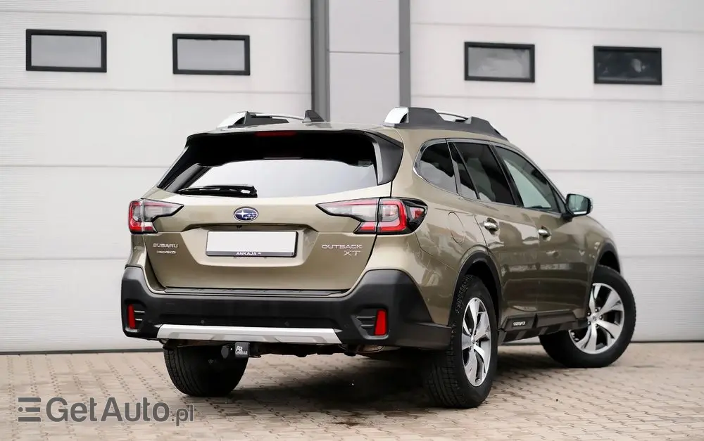 SUBARU Outback 