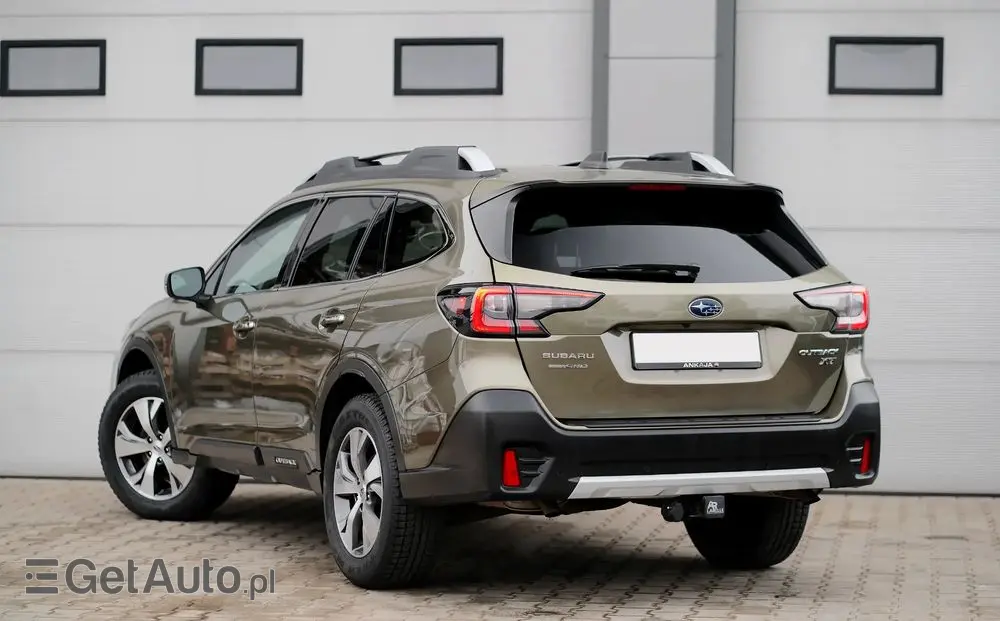 SUBARU Outback 