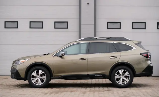 SUBARU Outback 