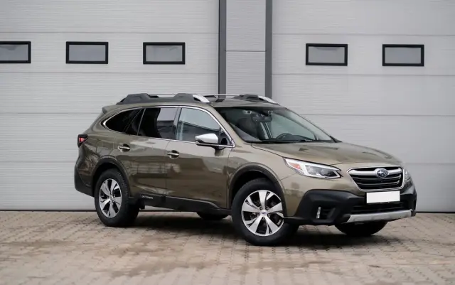 SUBARU Outback 