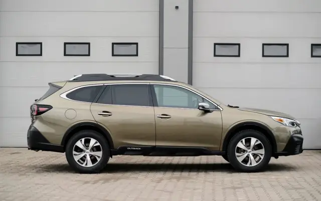 SUBARU Outback 