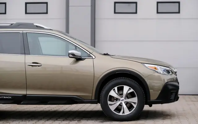 SUBARU Outback 