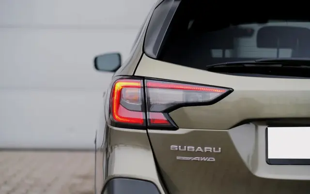 SUBARU Outback 