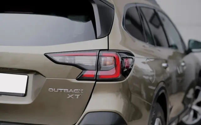 SUBARU Outback 