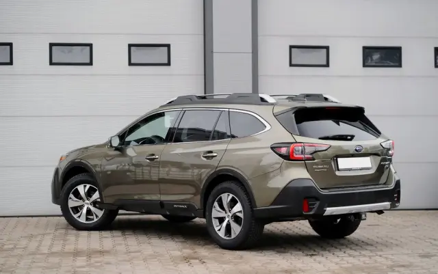 SUBARU Outback 