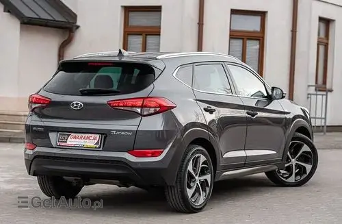 HYUNDAI Tucson 