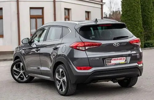 HYUNDAI Tucson 