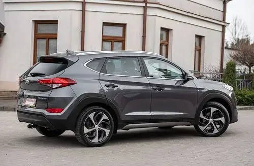 HYUNDAI Tucson 