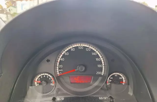 VOLKSWAGEN Up! 1.0 (60 KM)