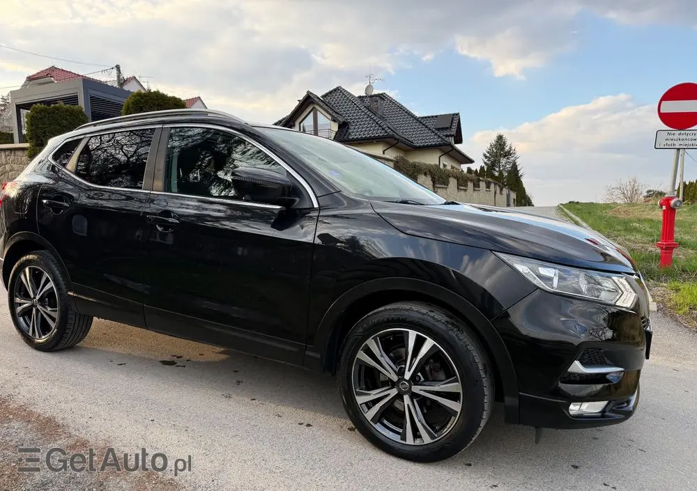 NISSAN Qashqai 1.6 Tekna
