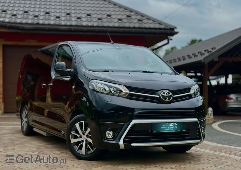 TOYOTA Proace Verso 