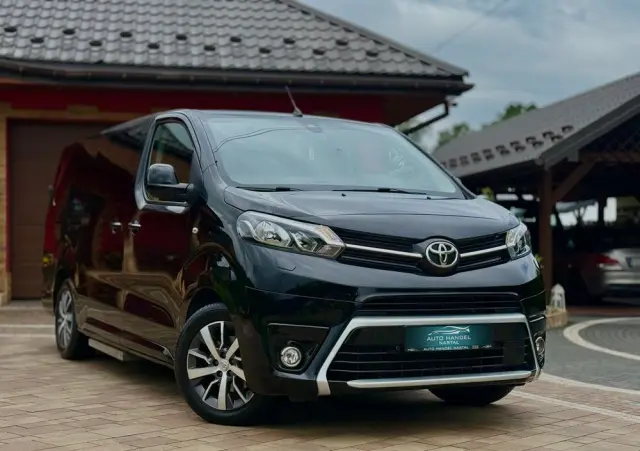 TOYOTA Proace Verso 