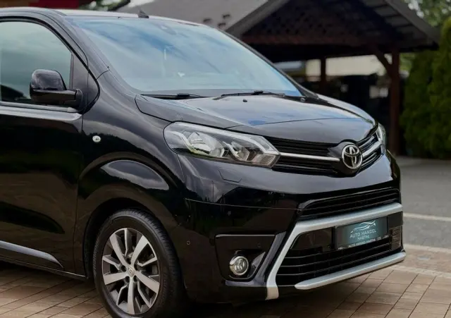 TOYOTA Proace Verso 
