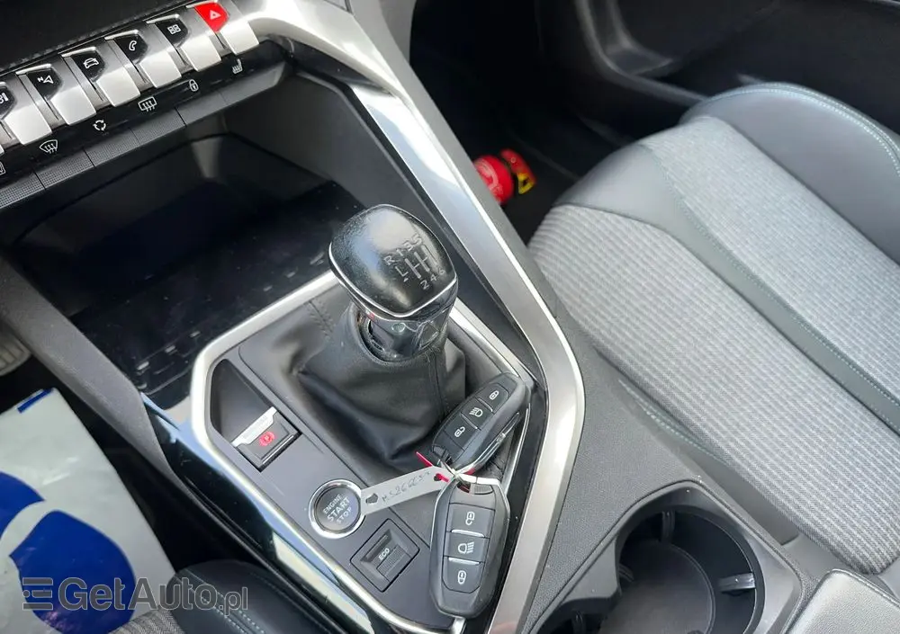 PEUGEOT 3008 1.5 BlueHDi Allure S&S