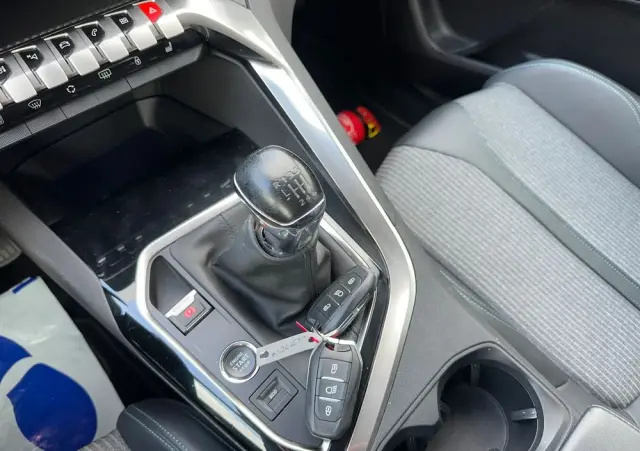 PEUGEOT 3008 1.5 BlueHDi Allure S&S