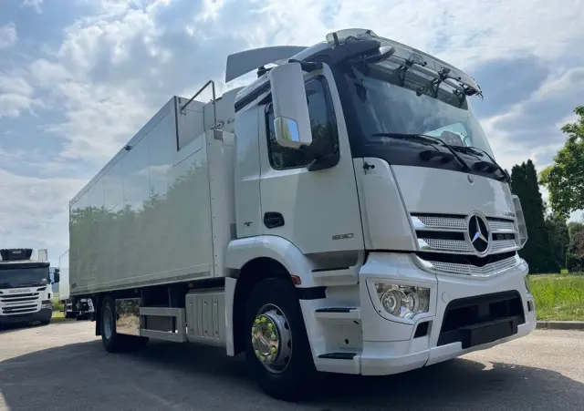 MERCEDES-BENZ ANTOS /1830/E 6/Chłodnia +Winda /18 Palet / Niski Przebieg122 Tys Km! 