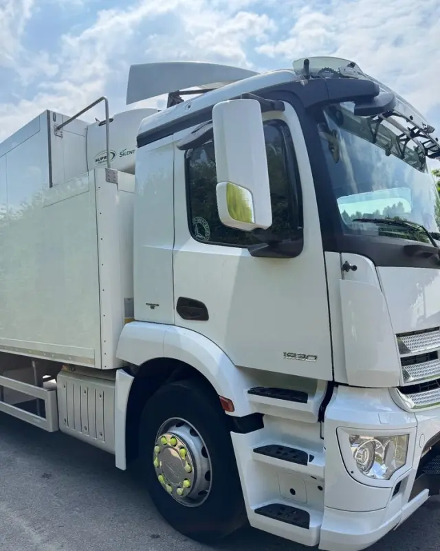 MERCEDES-BENZ ANTOS /1830/E 6/Chłodnia +Winda /18 Palet / Niski Przebieg122 Tys Km! 