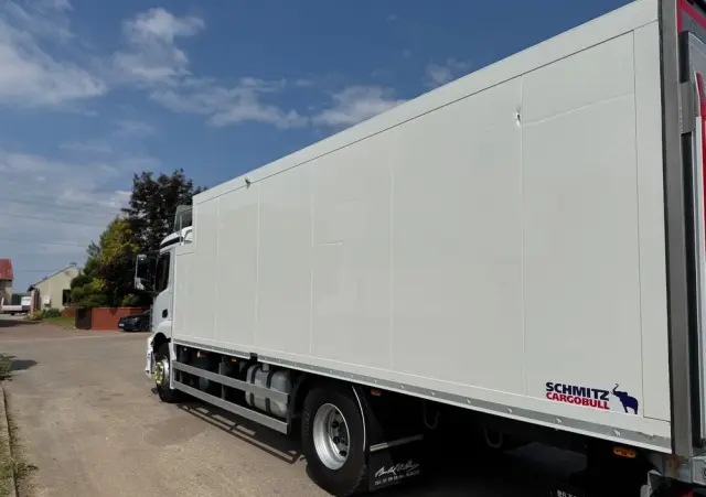 MERCEDES-BENZ ANTOS /1830/E 6/Chłodnia +Winda /18 Palet / Niski Przebieg122 Tys Km! 