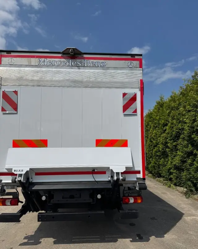 MERCEDES-BENZ ANTOS /1830/E 6/Chłodnia +Winda /18 Palet / Niski Przebieg122 Tys Km! 