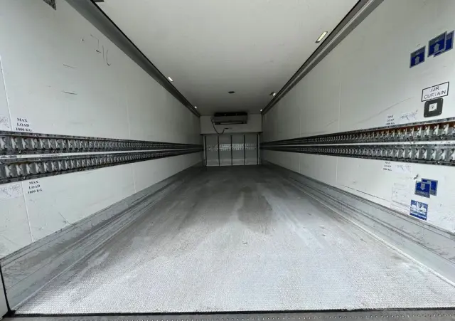 MERCEDES-BENZ ANTOS /1830/E 6/Chłodnia +Winda /18 Palet / Niski Przebieg122 Tys Km! 