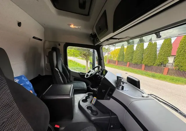 MERCEDES-BENZ ANTOS /1830/E 6/Chłodnia +Winda /18 Palet / Niski Przebieg122 Tys Km! 