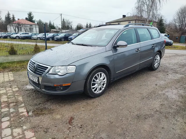 VOLKSWAGEN Passat Comfortline