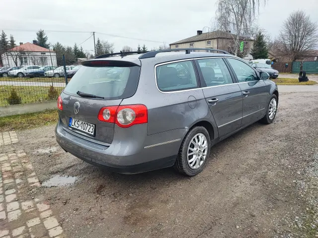 VOLKSWAGEN Passat Comfortline