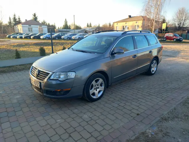 VOLKSWAGEN Passat Comfortline