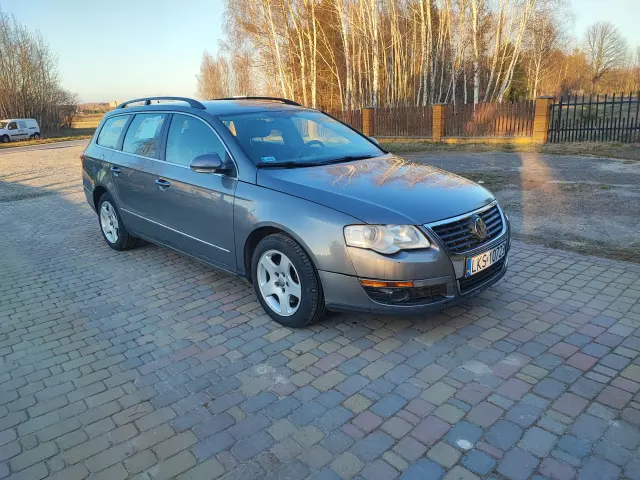VOLKSWAGEN Passat Comfortline