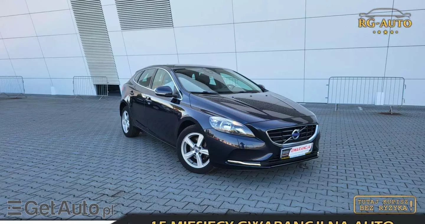 VOLVO V40 