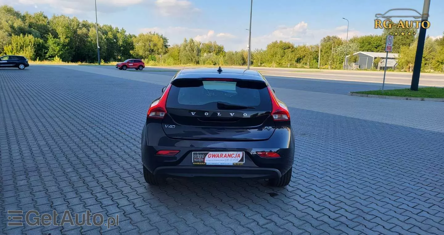 VOLVO V40 