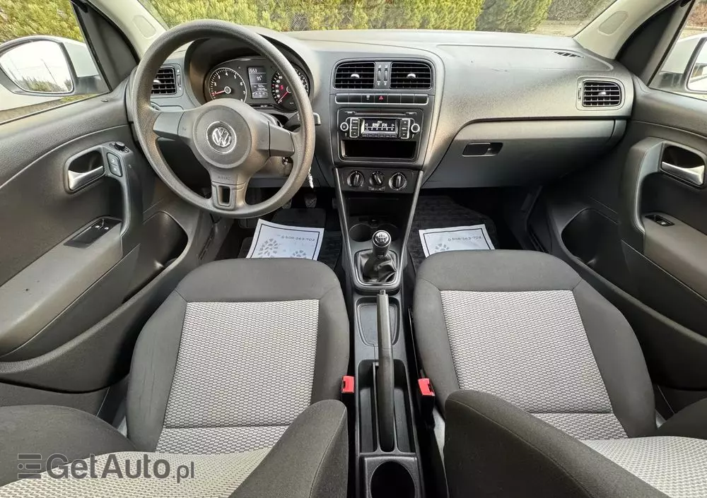 VOLKSWAGEN Polo 