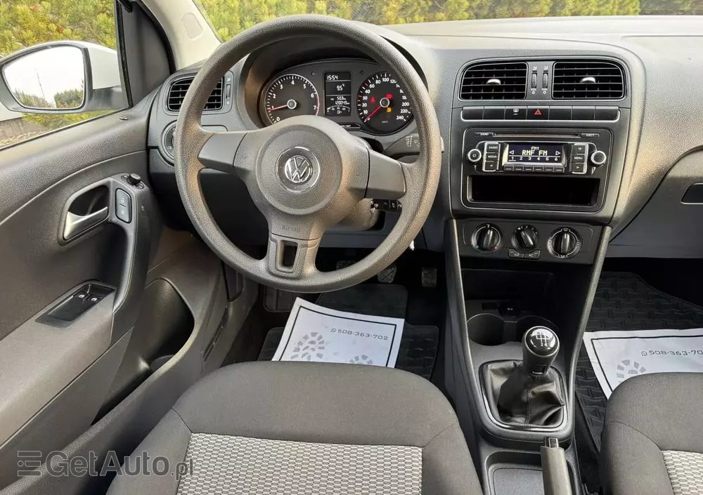VOLKSWAGEN Polo 