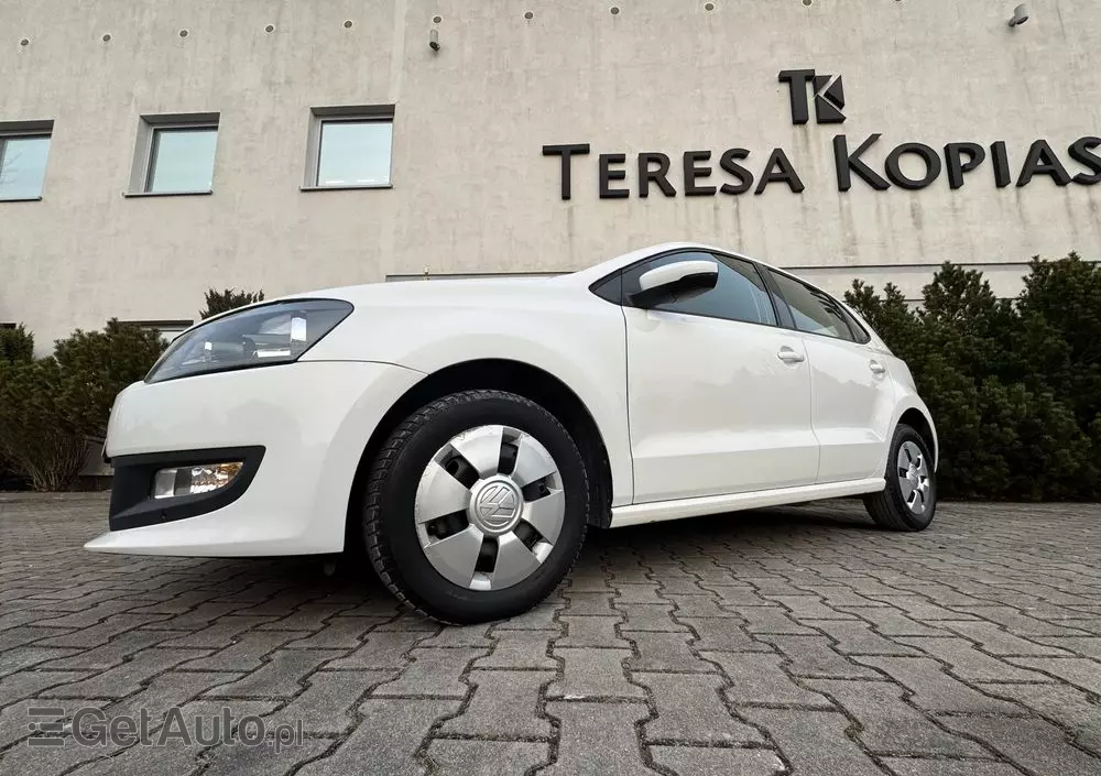 VOLKSWAGEN Polo 