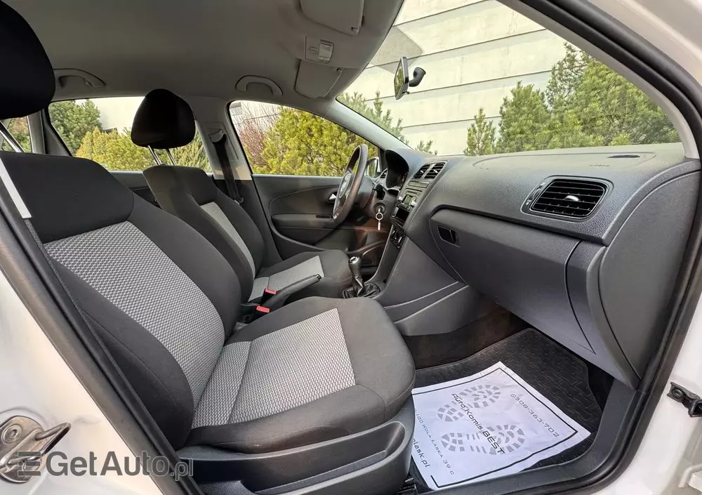 VOLKSWAGEN Polo 