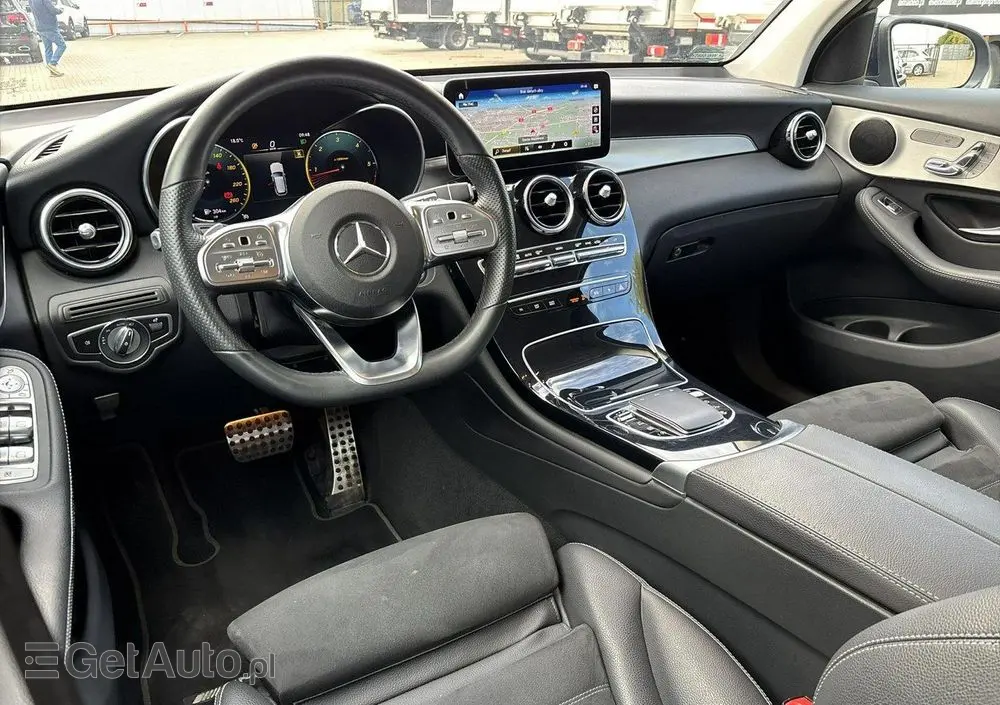 MERCEDES-BENZ GLC 300 d 4-Matic