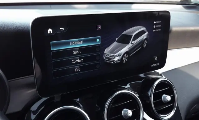 MERCEDES-BENZ GLC 220 d 4Matic 9G-TRONIC