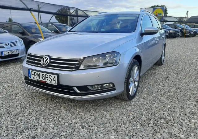 VOLKSWAGEN Passat 1.6 TDI DPF BlueMot Highline