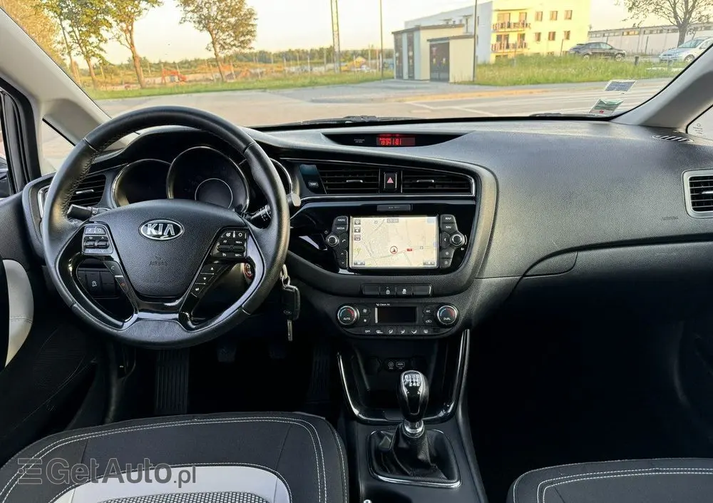 KIA Ceed 1.6 CRDi 136 ISG Platinum Edition