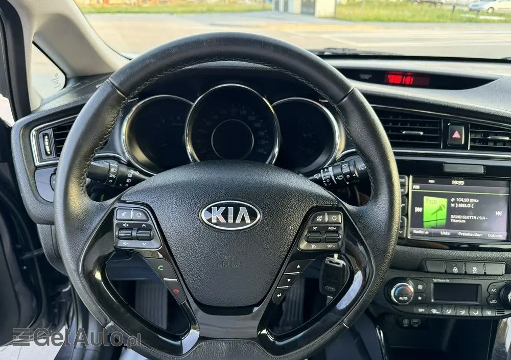 KIA Ceed 1.6 CRDi 136 ISG Platinum Edition