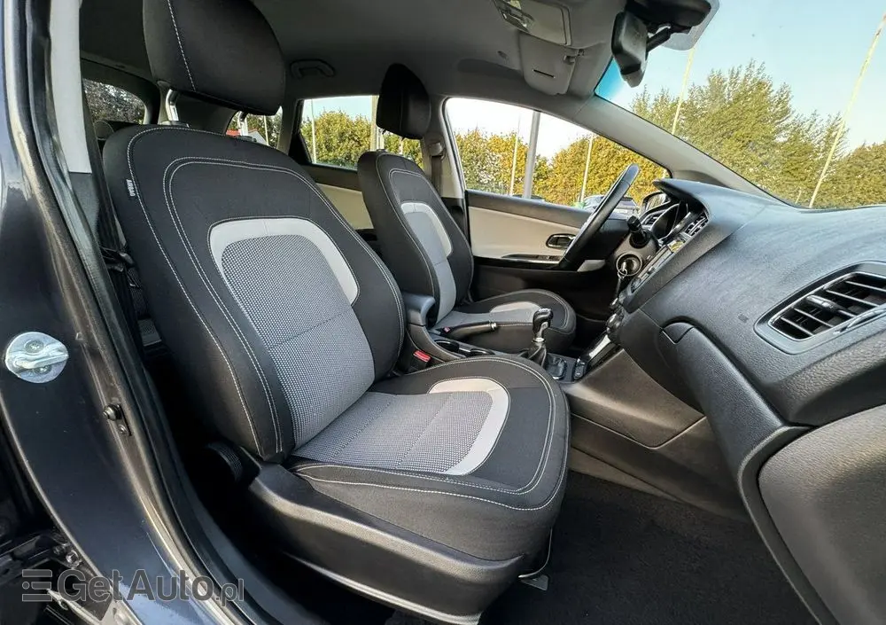 KIA Ceed 1.6 CRDi 136 ISG Platinum Edition