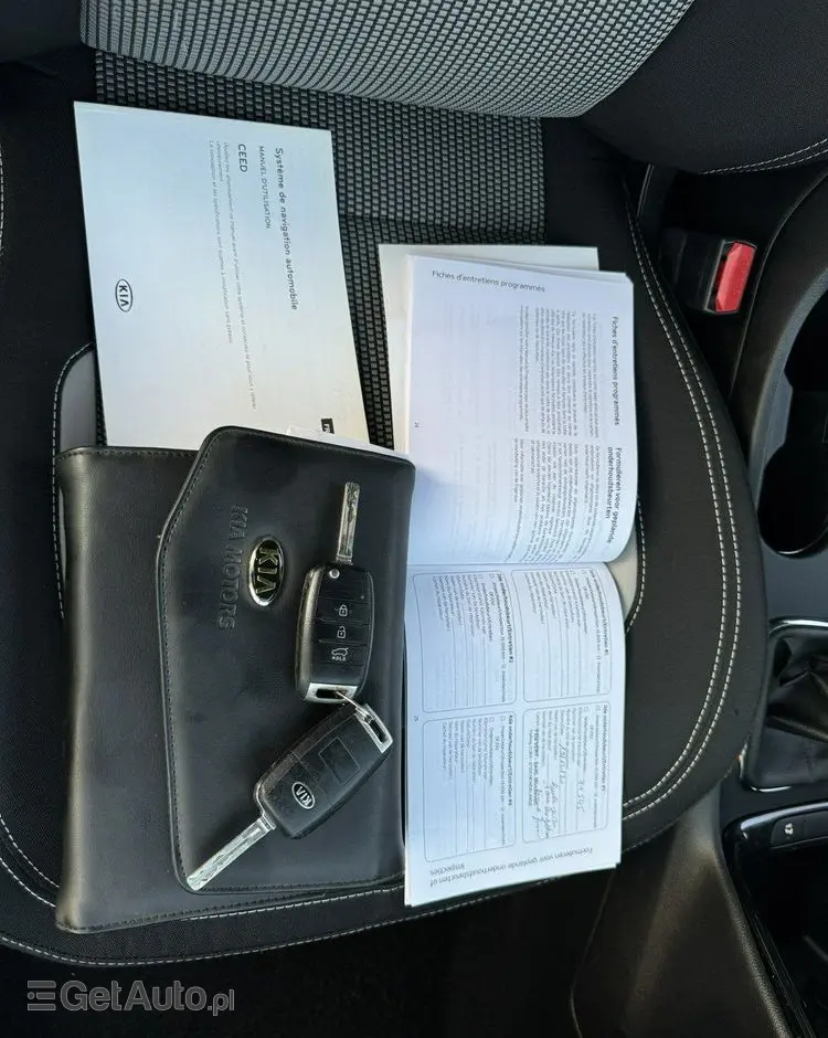 KIA Ceed 1.6 CRDi 136 ISG Platinum Edition