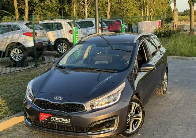 KIA Ceed 1.6 CRDi 136 ISG Platinum Edition