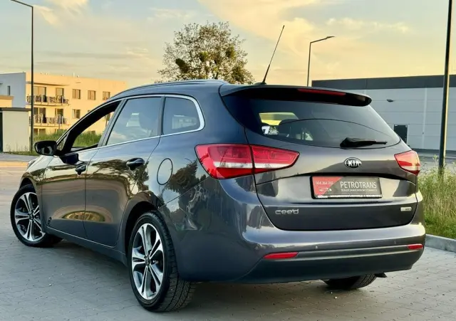 KIA Ceed 1.6 CRDi 136 ISG Platinum Edition