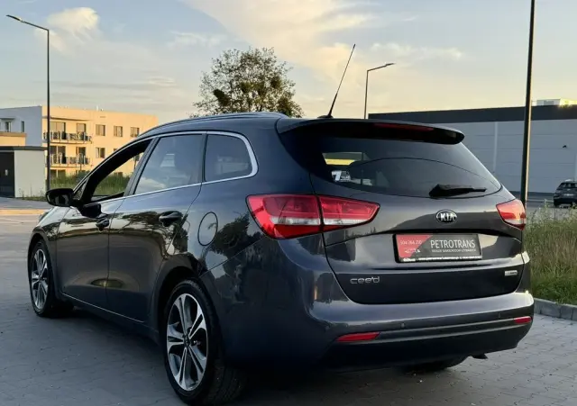 KIA Ceed 1.6 CRDi 136 ISG Platinum Edition